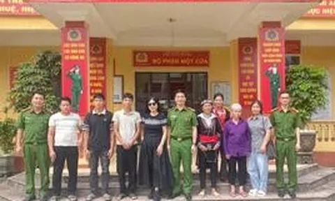 Đi buôn rồi thất lạc con gái 8 tuổi, 48 năm sau gia đình vỡ òa đoàn tụ: Người mẹ mang theo nỗi day dứt tìm con gần nửa thế kỷ