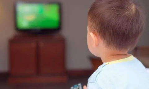 Bộ Y tế cảnh báo trẻ dưới 5 tuổi chỉ xem màn hình tối đa 1 giờ mỗi ngày