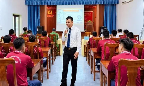 "Chỉ có tránh xa ma túy mới có thể làm lại cuộc đời"