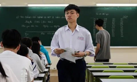 Điểm chuẩn Công nghệ lập đỉnh, Báo chí giảm sâu