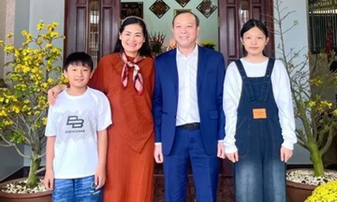 Hôn nhân 17 năm ngọt ngào và đầy thử thách của vợ chồng trung tá, thượng tá