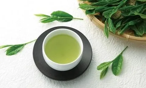 Ngày nào cũng uống một tách trà xanh, 6 tháng sau đi khám người đàn ông bất ngờ