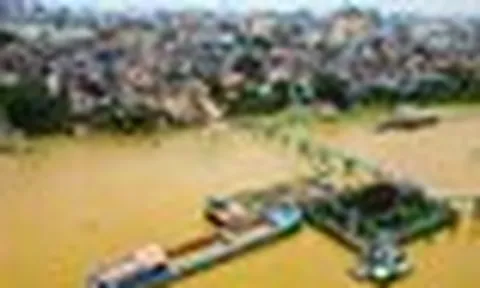Chủ tịch Hà Nội yêu cầu tăng tốc 7 cầu qua sông Hồng: Không chậm tiến độ vì vướng phối hợp