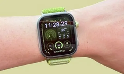 Chưa tới 9 triệu đồng, đây là chiếc smartwatch khiến Apple Watch Ultra bị đặt lên bàn cân