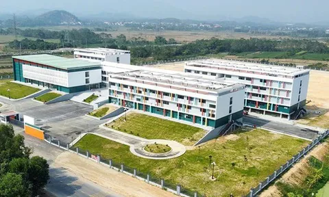 Đề Ngữ văn thi lại tại Trường THPT Chuyên Tuyên Quang