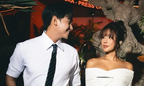 Diệp Lâm Anh công khai thể hiện cử chỉ ngọt ngào với tình trẻ kém 11 tuổi