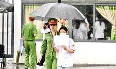 Sáng nay, hơn 300 thí sinh chuyên Tuyên Quang vào buổi thi cuối 2 môn tự chọn