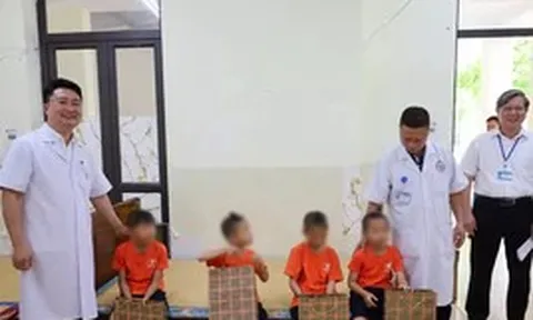 4 cháu bị đánh ở chùa Bầu được người thân đón về quê