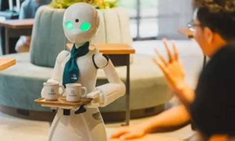 Quán cà phê tuyển bệnh nhân điều khiển robot phục vụ: Tương lai làm việc mới cho những người không thể xuống giường?
