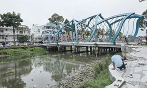 Thách nhau bơi qua sông, một thanh niên ở Cần Thơ mất tích