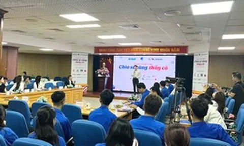 Tuyên dương, tri ân các giáo viên tiêu biểu, xuất sắc