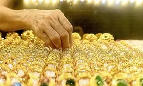 Tối nay giá vàng tăng mạnh, hướng đến ngưỡng 4.500 USD/ounce