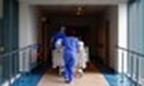 Bệnh viện Anh khủng hoảng vì nắng nóng cực đoan
