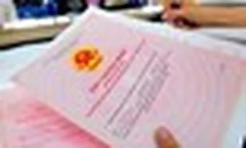 Nhận sổ đỏ thế chấp khoản vay 900 triệu, ngân hàng ngỡ ngàng khi biết chủ nhà đã bán 2 tỷ đồng từ trước