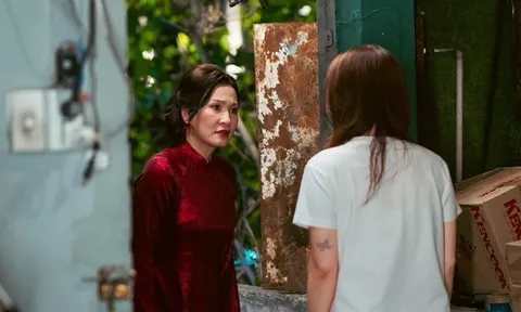 Chuyện gì khiến Phương Anh Đào bị nghệ sĩ Hồng Đào "tương tác vật lý"?