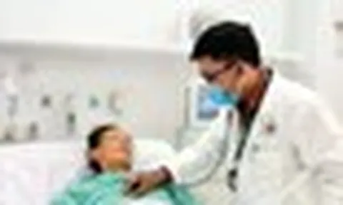 Ngừng tim giữa đường, người đàn ông được cứu sống nhờ bác sĩ tình cờ đi qua