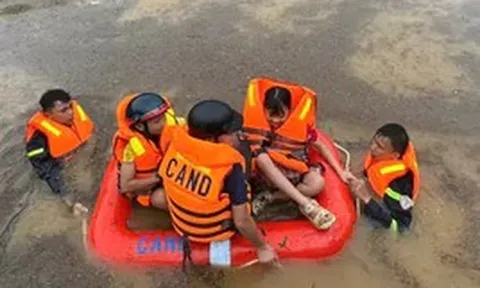 Thủ tướng yêu cầu sơ tán dân khỏi vùng nguy cơ lũ quét, sạt lở, ngập sâu