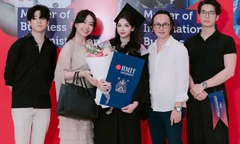 Ca sĩ Thùy Dung vỡ òa tin vui bất ngờ và niềm tự hào về 3 người con