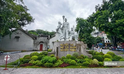 Cận cảnh tượng đài "Quyết tử để Tổ quốc quyết sinh" trước ngày được di dời tại Hà Nội