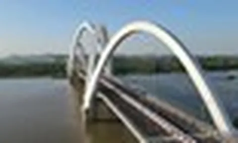 Việt Nam có cầu vòm thép 1.900 tỷ đồng cao nhất trong lịch sử, huy động đến siêu cần cẩu 800 tấn để xây dựng trong 5 năm