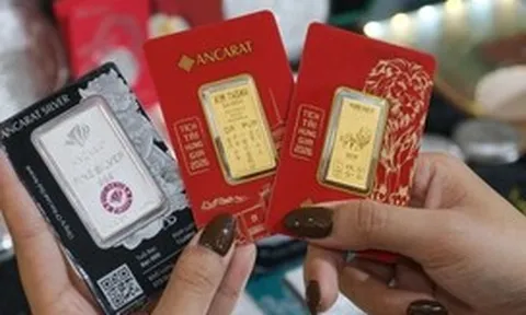 Giá vàng thế giới bất ngờ tiến sát 4.700 USD/ounce