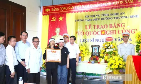 Xúc động lễ đón Bằng Tổ quốc ghi công của thân nhân liệt sĩ Nguyễn Văn Ba