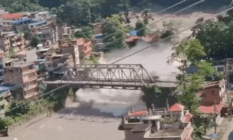 Vì sao sông băng tan chảy có thể gây thảm họa ở Nepal?