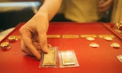 Giá vàng thế giới tiếp tục giảm, về sát 4.400 USD/ounce