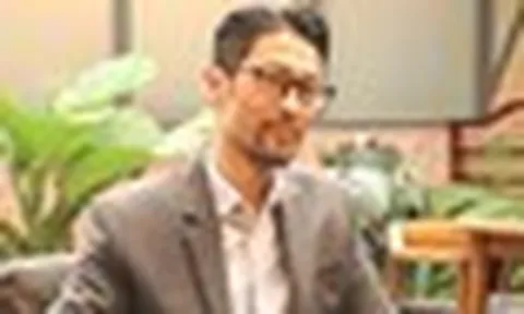Johnny Trí Nguyễn: 'Ràng buộc trong tình yêu dễ biến ta thành cai ngục của nhau'