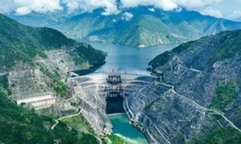 Đập thủy điện cao nhất thế giới xác lập cột mốc lớn, giữ trọng trách là "van điều tiết" cho toàn bộ chuỗi