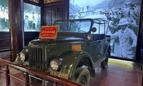 Chiếc ô tô đặc biệt từng đưa Bác Hồ về thăm quê
