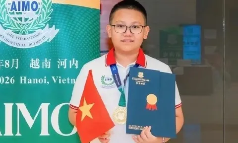 Nam sinh lớp 7 giành học bổng trị giá tiền tỷ