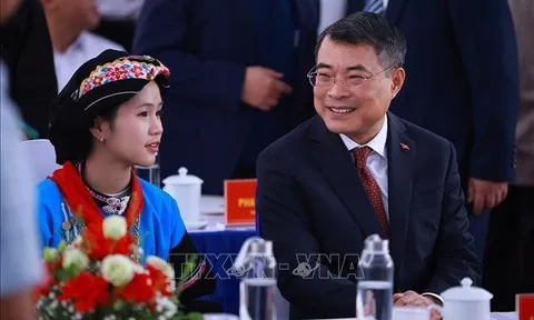 Thủ tướng Lê Minh Hưng dự lễ khai giảng cùng học sinh cả nước