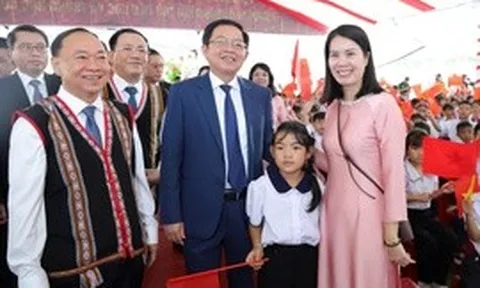 Phó Thủ tướng Hồ Quốc Dũng dự khánh thành trường nội trú liên cấp tại xã Ia Púch, Gia Lai