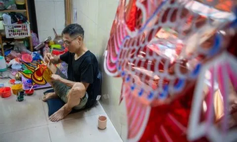 Xóm lồng đèn hơn nửa thế kỷ tại TPHCM: Từ trăm nhà đỏ lửa đến 2 hộ bám nghề