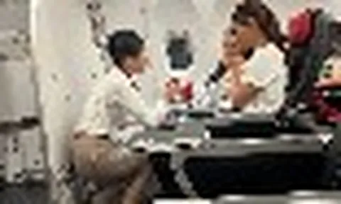 Giữa chuyến bay, nữ hành khách hoảng loạn cầu cứu: 2 nữ bác sĩ và tổ bay cùng làm một việc đặc biệt