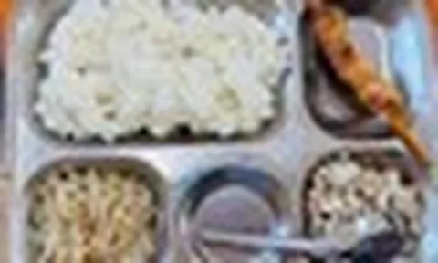 Nóng: Sở GD&ĐT Hà Nội yêu cầu rà soát toàn bộ phương án tổ chức bữa ăn bán trú trên địa bàn