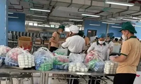 Vụ học sinh ăn trưa muộn, thiếu suất ở Hà Nội: Hiệu trưởng giải trình về chế độ phát ngôn
