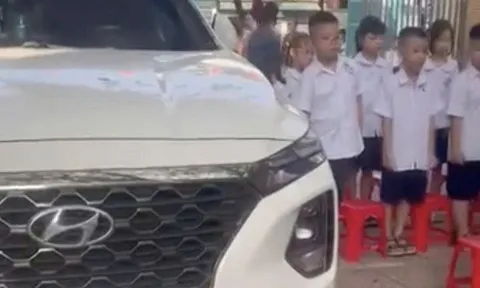 Phó hiệu trưởng nhận trách nhiệm vụ đỗ ôtô cạnh nơi học sinh chào cờ