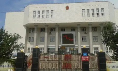 Trộm 77 triệu đồng cùng vòng vàng của ông bà, cháu gái lĩnh 6 tháng tù