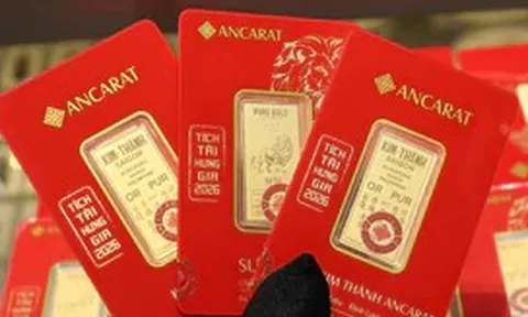 Tối nay, giá vàng thế giới bất ngờ giảm sâu, về gần 4.300 USD/ounce