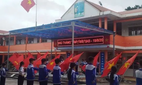 Nam sinh bị bạo lực học đường được xét lên lớp 9