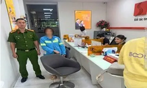 Đã chuyển khoản 60 triệu đồng cho lừa đảo, người phụ nữ ở Hà Nội vẫn rút 3 sổ tiết kiệm để chuyển thêm