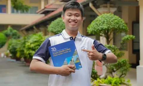 Nam sinh từng bỏ đại học, trở thành thủ khoa sau thi lại