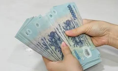 Phát hiện túi xách có 20 triệu đồng tiền mặt ở khu vực Hồ Hoàn Kiếm, công an vào cuộc xác minh thông tin