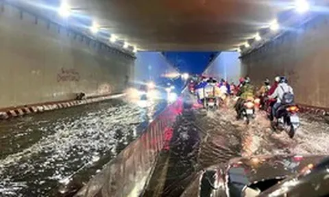 Mưa lớn ở Đồng Nai, hầm chui Tân Phong và nhiều tuyến đường ngập