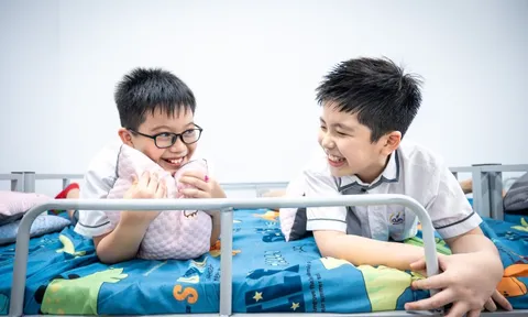 Giờ bán trú ở trường công có phòng ngủ, giường tầng riêng