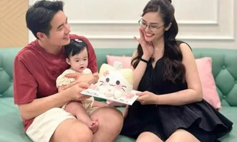 MC Thùy Linh VTV hạnh phúc bên chồng kém 5 tuổi, Siu Black vui hết mình bên bạn bè