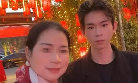 Mẹ hiến tạng con trai 23 tuổi cứu 7 người, lời từ biệt gây xúc động