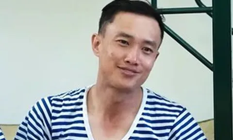 “Trai hư showbiz” lộ nhan sắc thật gây bàn tán